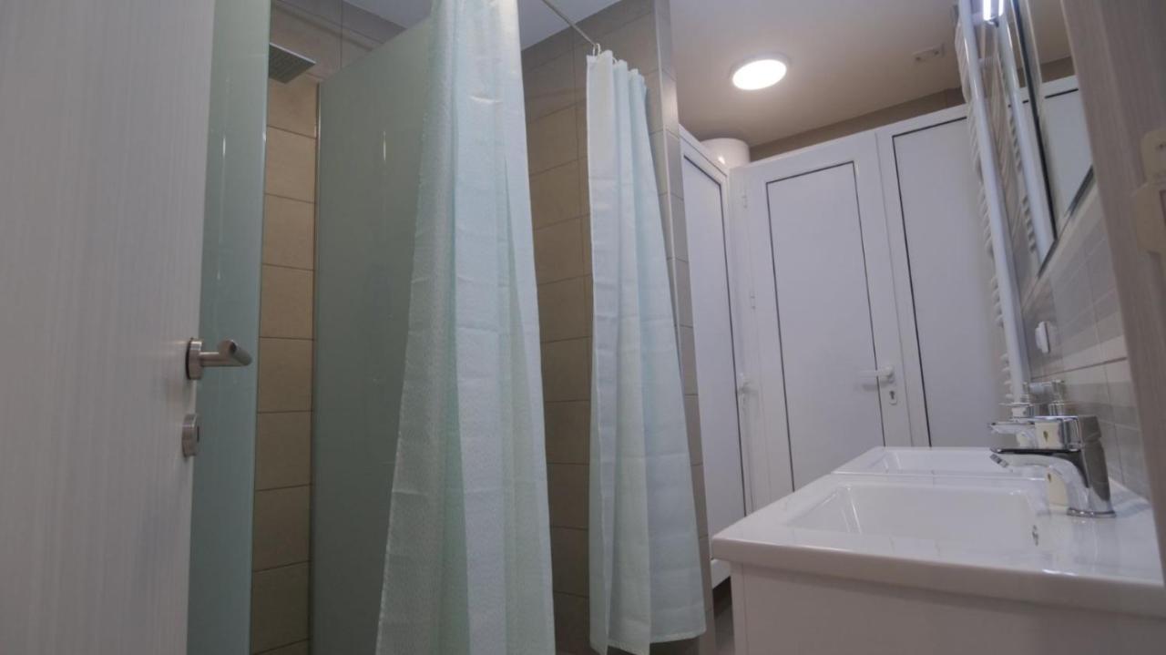 Stella Di Notte Vip Hostel Beograd Bagian luar foto